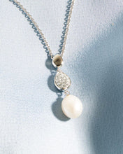 Load image into Gallery viewer, Kit Heath Coast Pebble Glisten Freshwater Pearl Necklace