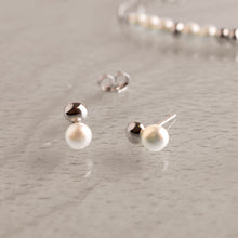 Load image into Gallery viewer, Kit Heath Coast Tumble Pearl Stud Earrings.