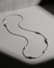 Load image into Gallery viewer, Kit Heath Glint Station Necklace