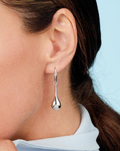 Load image into Gallery viewer, Kit Heath Coast Pebble Smooth Elegant Drop Earrings