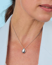 Load image into Gallery viewer, Kit Heath Coast Pebble Smooth Grande Necklace