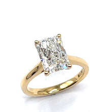 Load image into Gallery viewer, 18ct Gold Lab Grown Radiant Cut Diamond Ring - 3ct