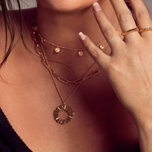 Load image into Gallery viewer, Hot Diamonds Gold Edit Large Believe Pendant