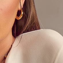 Load image into Gallery viewer, Hot Diamonds Gold Edit Soul Statement Earrings