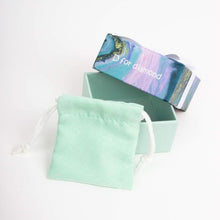 Load image into Gallery viewer, Silver Enamel Daisy Pendant