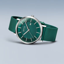 Load image into Gallery viewer, Bering Solar Watch - Green
