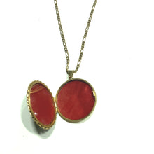 Load image into Gallery viewer, Secondhand Gold Locket with 30&quot; Necklace
