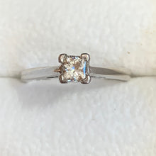 Load image into Gallery viewer, Secondhand 18ct Princess Cut Diamond 0.33ct Solitaire Ring