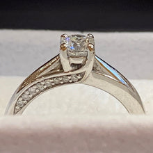 Load image into Gallery viewer, Secondhand 18ct White Gold Solitaire Diamond Ring 0.40ct