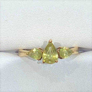 Secondhand Peridot Trilogy Ring