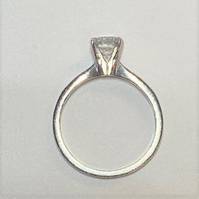 Load image into Gallery viewer, Secondhand Platinum Single Stone Diamond Ring