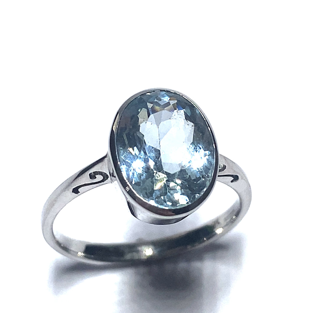 9ct White Gold Handmade Oval Aquamarine Ring