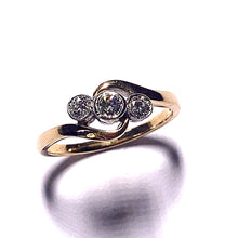 Load image into Gallery viewer, Secondhand Diamond Ring
