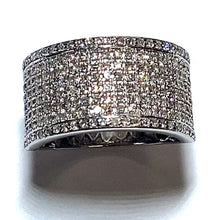 Load image into Gallery viewer, Secondhand Statement Diamond Ring
