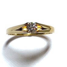 Load image into Gallery viewer, Secondhand Gold and Diamond Ring
