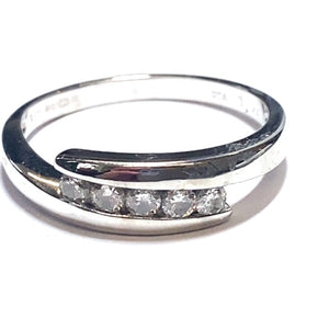 Secondhand 18ct Gold and Diamond Cross Over Ring