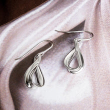 Load image into Gallery viewer, Kit Heath Serenity Drop Earrings

