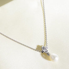 Load image into Gallery viewer, Kit Heath Blossom Flyte Honey Flower Pearl Necklace
