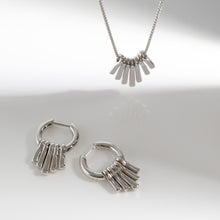 Load image into Gallery viewer, Kit Heath Array Silver Dangle Necklace
