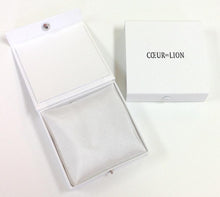 Load image into Gallery viewer, Coeur De Lion Geo-Cube Earrings - Grey Gold
