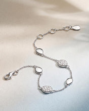 Load image into Gallery viewer, Kit Heath Pebble Glisten Station Bracelet
