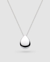 Load image into Gallery viewer, Kit Heath Coast Pebble Smooth Grande Necklace
