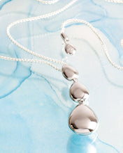 Load image into Gallery viewer, Kit Heath Coast Pebble Smooth Triple Grande Slider Necklace
