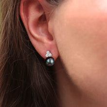 Load image into Gallery viewer, Jersey Pearl Soiree Earrings - Peacock
