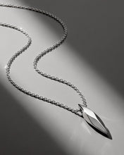 Load image into Gallery viewer, Kit Heath Glint Midi Necklace
