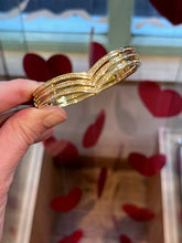 Load image into Gallery viewer, Secondhand 18ct Gold Diamond Bangle
