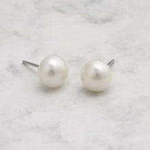 Load image into Gallery viewer, Jersey Pearl 9mm Signature Pearl Studs
