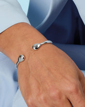 Load image into Gallery viewer, Kit Heath Coast Pebble Smooth Hinged Bangle
