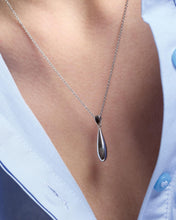 Load image into Gallery viewer, Kit Heath Coast Pebble Smmoth Slim Necklace
