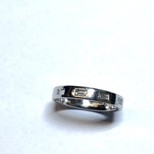 Load image into Gallery viewer, Secondhand Platinum and Baguette Diamond Ring
