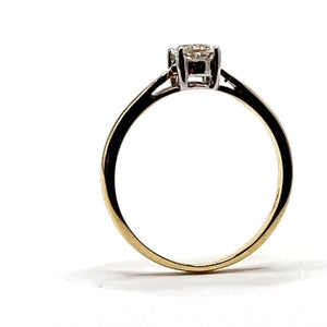18ct Gold Oval Solitaire Diamond Ring - 0.50ct