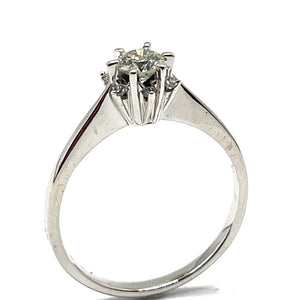 Secondhand 18ct White Gold Diamond Cluster Ring
