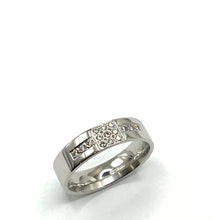 Load image into Gallery viewer, Secondhand Platinum and Diamond Ring
