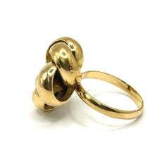 Load image into Gallery viewer, Secondhand 9ct Gold Flower Ring
