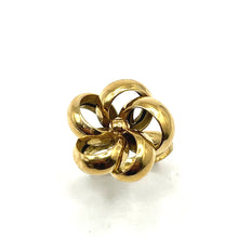 Load image into Gallery viewer, Secondhand 9ct Gold Flower Ring
