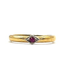 Load image into Gallery viewer, Secondhand 18ct Gold Ruby Ring
