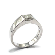 Load image into Gallery viewer, Secondhand Platinum Princess Cut Diamond Ring
