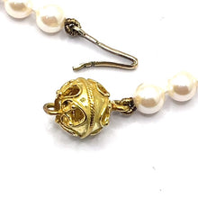 Load image into Gallery viewer, Secondhand Cultured Pearl Necklace
