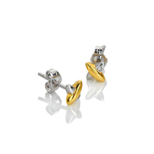 Load image into Gallery viewer, Hot Diamonds Coupled Two Tone Kiss Earrings
