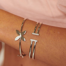 Load image into Gallery viewer, Hot Diamonds Double T bar Bangle.
