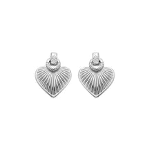 Load image into Gallery viewer, Hot Diamonds Essence Heart Stud Earrings.
