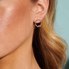 Load image into Gallery viewer, Hot Diamonds Gold Edit Tender Wreath Earrings
