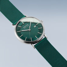 Load image into Gallery viewer, Bering Solar Watch - Green
