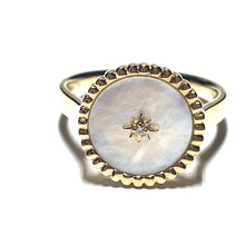 Load image into Gallery viewer, 9ct Gold Mother of Pearl Ring
