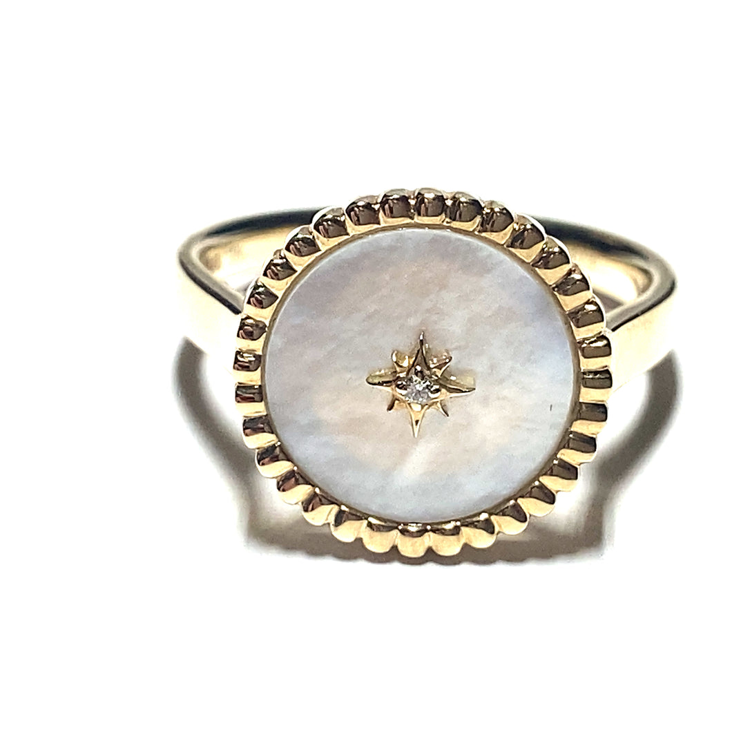 9ct Gold Mother of Pearl Ring