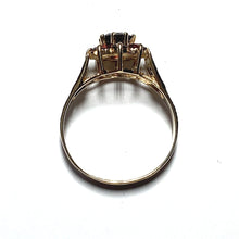 Load image into Gallery viewer, Secondhand 9ct Gold Garnet Cluster Ring
